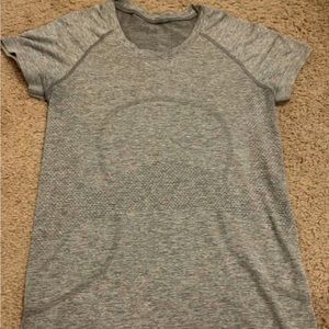 Lululemon Swiftly Tech Short-Sleeve Shirt 2.0 Grey Size 8